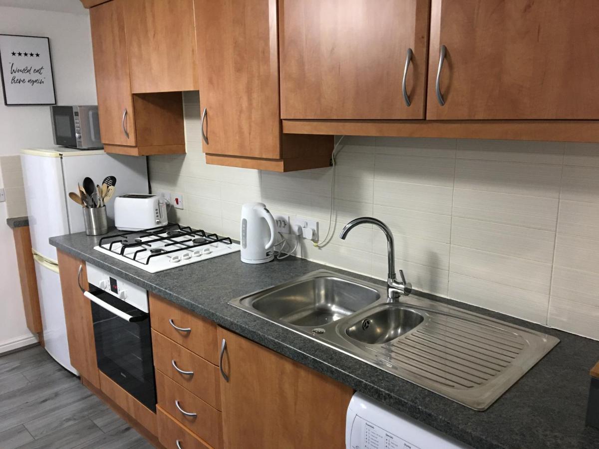 3 Smart Tvs, Sleeps 3, Van Parking, Fast Wifi Corby Exterior photo