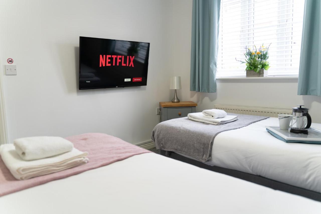 3 Smart Tvs, Sleeps 3, Van Parking, Fast Wifi Corby Exterior photo